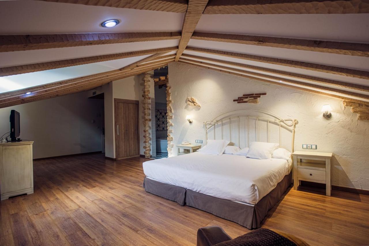 Deluxe Double or Twin Room,1498968742:JPEG